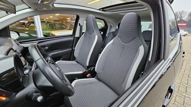 Toyota AYGO 1.0 x-play NLauto | 1e eigenaar | dealeronderhouden