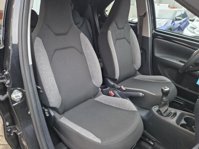Toyota AYGO X 1.0 VVT-i MT Play