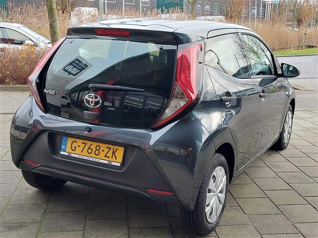 Toyota AYGO 1.0 VVT-i x-fun
