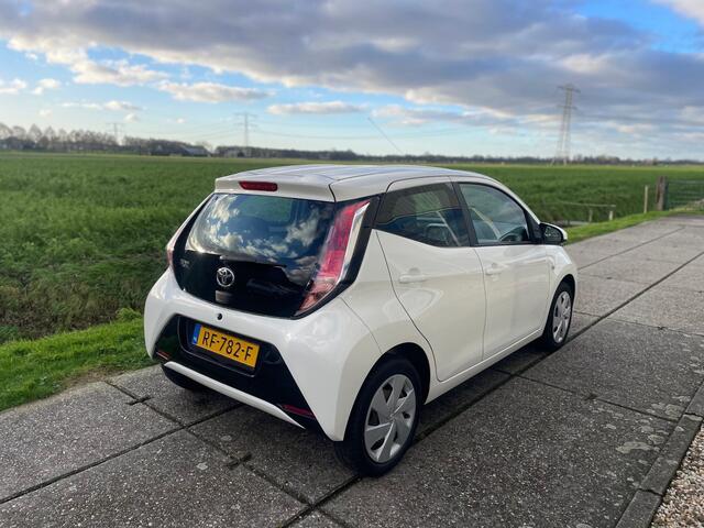 Toyota AYGO 1.0 VVT-i x-play, camera, apple carplay, cruise controle