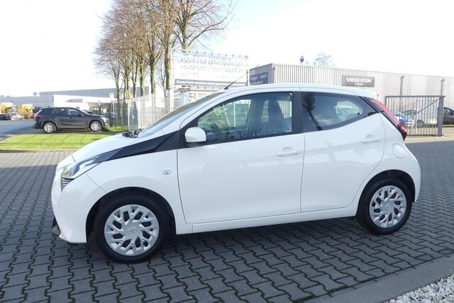 Toyota AYGO 1.0 VVT-i x 5 DEURS.AIRCO.CAMERA.APP CARPLAY.