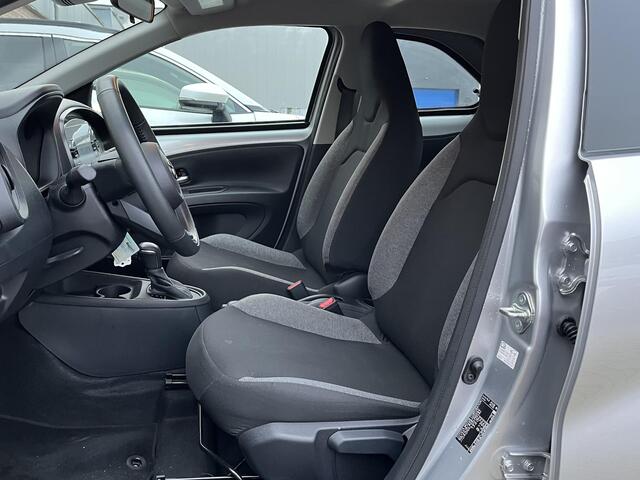 Toyota AYGO X 1.0 VVT-i S-CVT Play | 1e Eigenaar | NIEUW GELEVERD & ONDERHOUDEN | Apple Carplay / Android Auto | BTW'er | 10 Jaar Garantie |