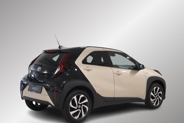 Toyota AYGO X 1.0 VVT-i MT Pulse, Apple CarPlay en Android Auto, Parkeercamera, Adaptive Cruise control & Climate control!
