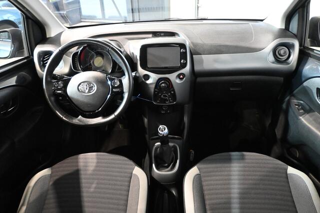 Toyota AYGO 1.0 VVT-i x-play Airco LED 1e Eigenaar Dealer Onderhouden! Inruil Mogelijk!
