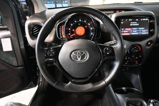 Toyota AYGO 1.0 VVT-i x-play Airco LED 1e Eigenaar Dealer Onderhouden! Inruil Mogelijk!