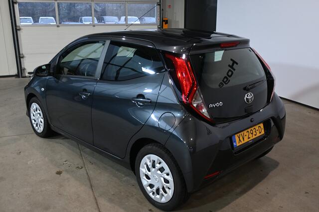 Toyota AYGO 1.0 VVT-i x-play Airco LED 1e Eigenaar Dealer Onderhouden! Inruil Mogelijk!