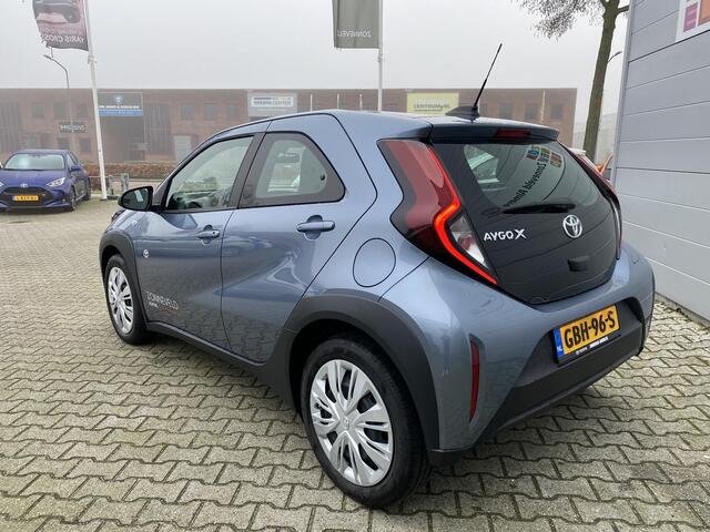 Toyota AYGO X 1.0 VVT-i MT Play