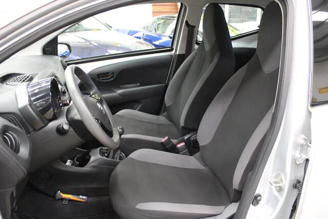 Toyota AYGO 1.0 VVT-i x-fun 63.131km NAP, Airco, Cruise control