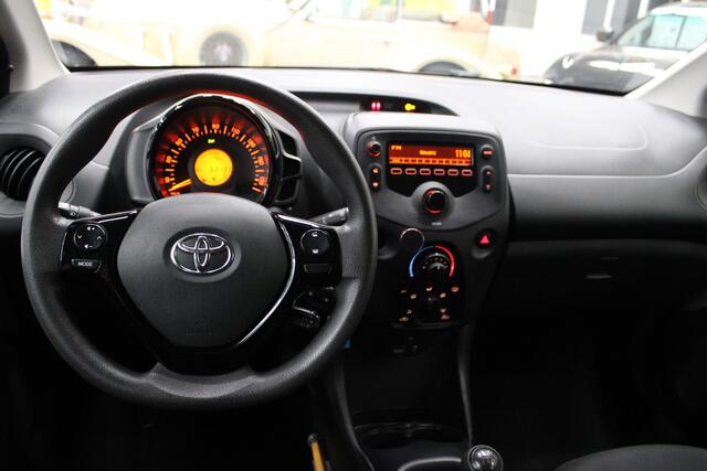 Toyota AYGO 1.0 VVT-i x-fun 63.131km NAP, Airco, Cruise control