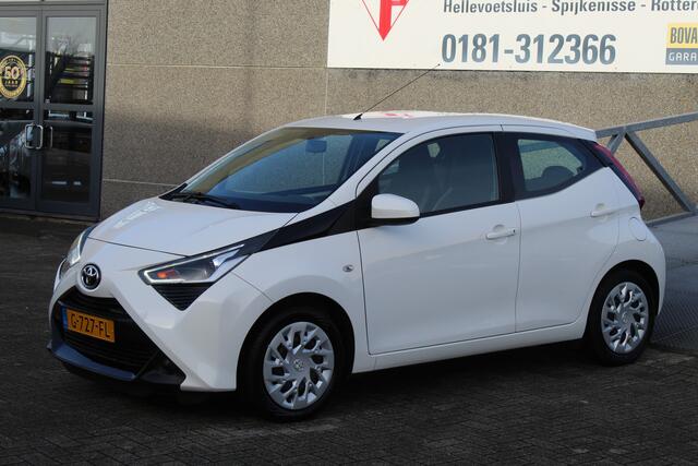 Toyota AYGO 1.0 VVT-i x-play limited Achteruitrijcamera/Mirror link/Spraakbediening/Radio/Airco/Toerenteller/Elektrische ramen/Elektrisch verstelbare spiegels.