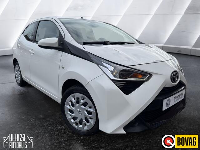 Toyota AYGO 1.0 VVT-i x-play CARPLAY CAMERA AIRCO