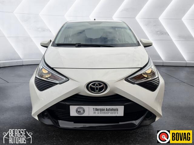 Toyota AYGO 1.0 VVT-i x-play CARPLAY CAMERA AIRCO