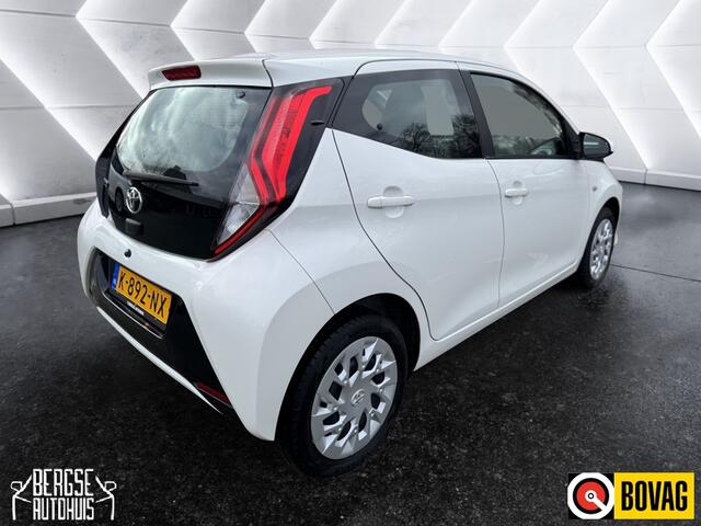 Toyota AYGO 1.0 VVT-i x-play CARPLAY CAMERA AIRCO