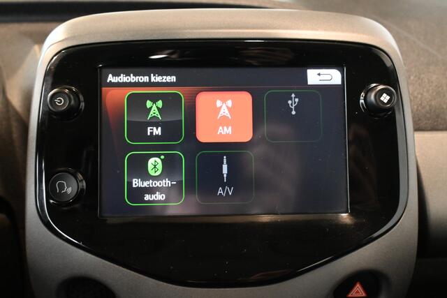 Toyota AYGO 1.0 VVT-i x-play limited Airco Cruise control 1e Eigenaar Apple carplay Camera Inruil mogelijk