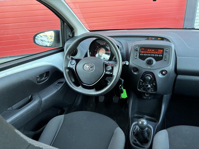 Toyota AYGO 1.0 VVT-i x-fun AIRCO / BLUETOOTH / ELEK RAMEN / NL-AUTO
