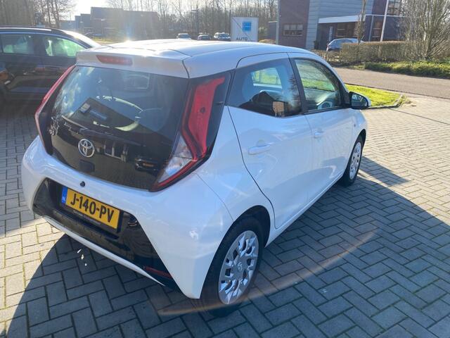 Toyota AYGO 1.0 VVT-i x-play