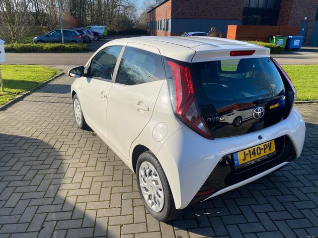 Toyota AYGO 1.0 VVT-i x-play