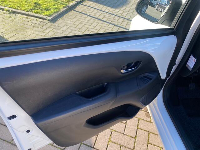 Toyota AYGO 1.0 VVT-i x-play
