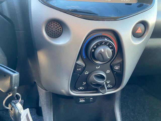 Toyota AYGO 1.0 VVT-i x-play