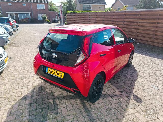 Toyota AYGO 1.0 VVT-i x-fun