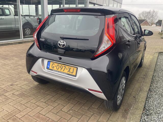 Toyota AYGO 1.0 VVT-i X-Play 5-drs. CAMERA/CARPLAY/AIRCO/LIMITER
