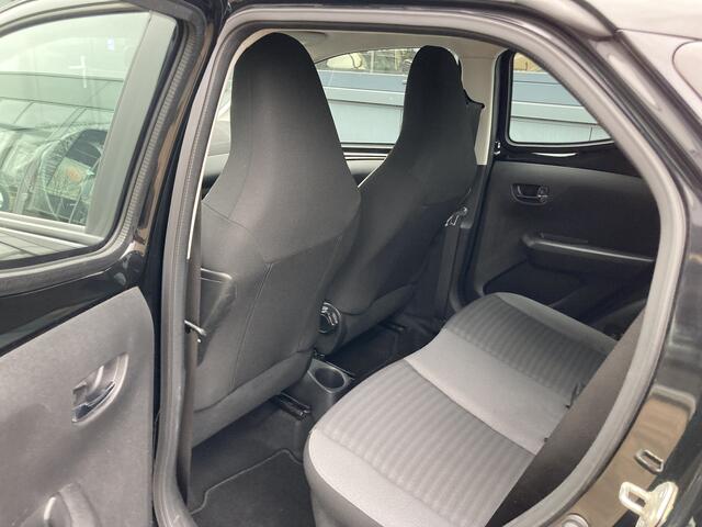 Toyota AYGO 1.0 VVT-i X-Play 5-drs. CAMERA/CARPLAY/AIRCO/LIMITER