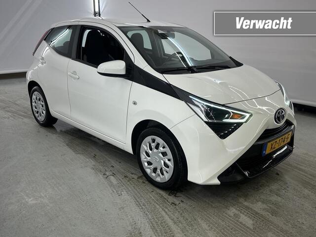 Toyota AYGO 1.0 VVT-I X-PLAY 5-DRS LUXE UITVOERING!
