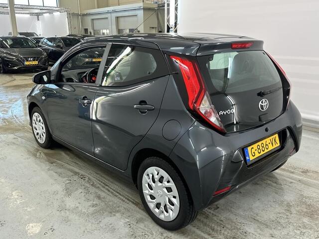 Toyota AYGO 1.0 VVT-I X-PLAY LTD 5-DRS LUXE UITVOERING!