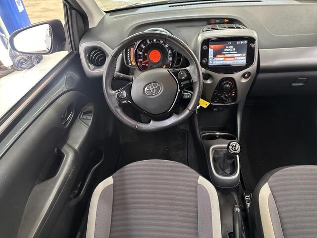 Toyota AYGO 1.0 VVT-I X-PLAY LTD 5-DRS LUXE UITVOERING!