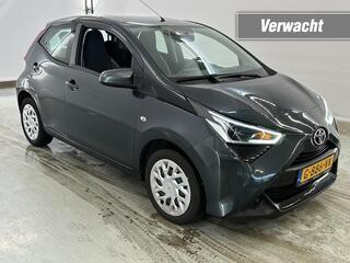 toyota-aygo-1.0-vvt-i-x-play-ltd-5-