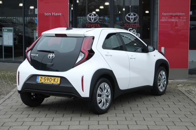 Toyota AYGO 1.0 VVT-i 68PK MT PLAY | Apple Carplay & Android Auto (bedraad)*