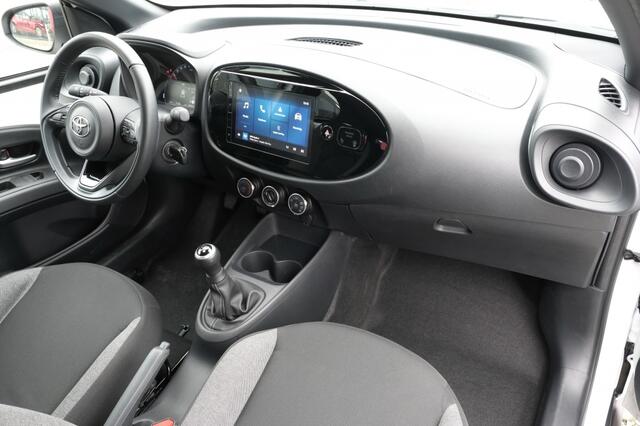 Toyota AYGO 1.0 VVT-i 68PK MT PLAY | Apple Carplay & Android Auto (bedraad)*
