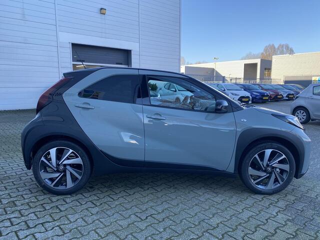 Toyota AYGO X 1.0 VVT-i S-CVT Envy