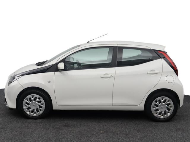 Toyota AYGO 1.0 VVT-i x-play | Apple carplay/Android Auto | Parkeercamera | Electrische spiegels | Airco | Bluetooth |