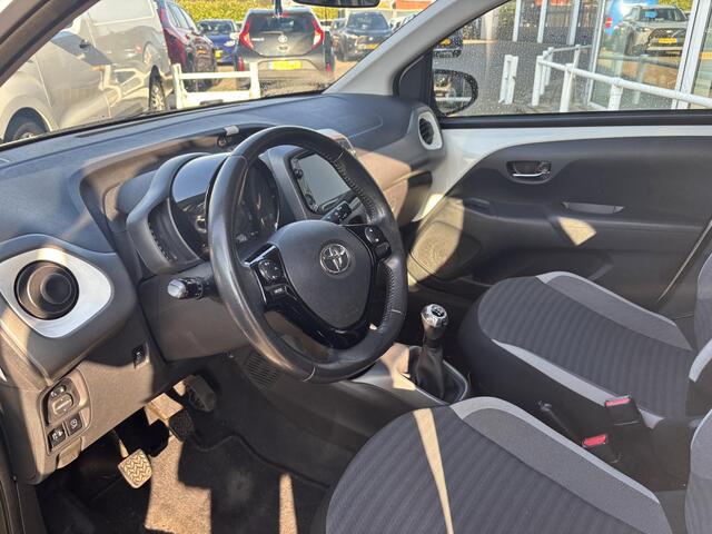 Toyota AYGO 1.0 VVT-i x-play limited TREKHAAK, SLECHTS 82.000KM NEDERLANDSE AUTO