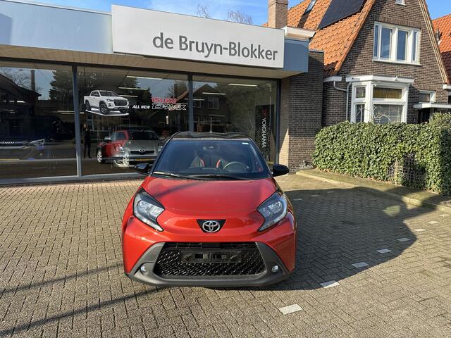 Toyota AYGO X 1.0 VVT-i MT Pulse Bi-tone / lichtmetalen velgen / Apple Carplay / Android Auto / parkeercamera / adaptieve cruise control / 10 jaar garantie / auto komt rechtstreeks van Toyota / rijklaarprijs