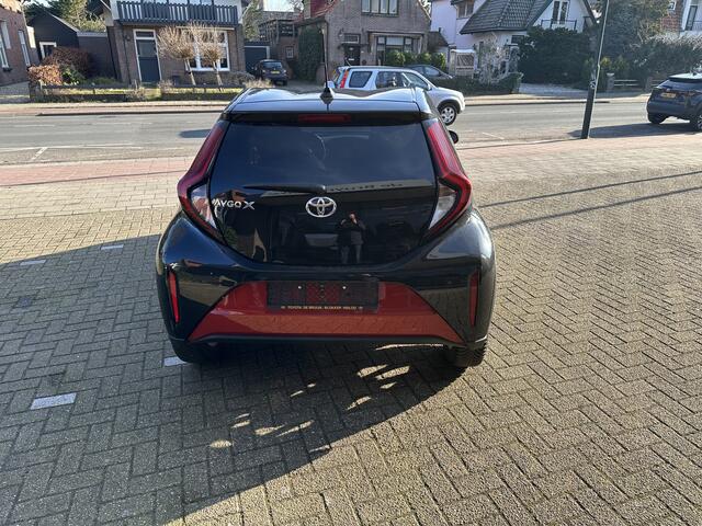 Toyota AYGO X 1.0 VVT-i MT Pulse Bi-tone / lichtmetalen velgen / Apple Carplay / Android Auto / parkeercamera / adaptieve cruise control / 10 jaar garantie / auto komt rechtstreeks van Toyota / rijklaarprijs