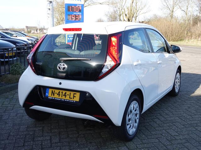 Toyota AYGO 1.0 VVT-i x-play NAVI | CAMERA | AIRCO | BT-TEL