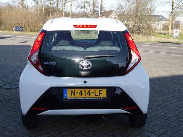 Toyota AYGO 1.0 VVT-i x-play NAVI | CAMERA | AIRCO | BT-TEL