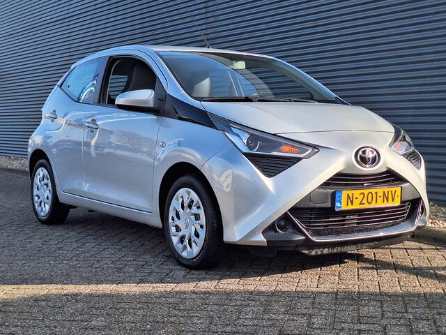 Toyota AYGO 1.0 VVT-i x-play | Camera | Touchscreen | Airco | Navigatie via Apple Carplay of Android Auto