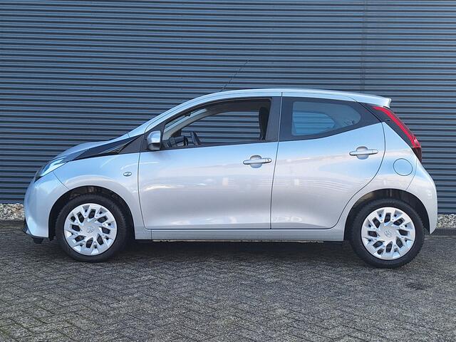 Toyota AYGO 1.0 VVT-i x-play | Camera | Touchscreen | Airco | Navigatie via Apple Carplay of Android Auto