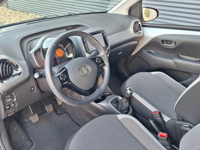 Toyota AYGO 1.0 VVT-i x-play | Camera | Touchscreen | Airco | Navigatie via Apple Carplay of Android Auto