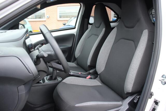 Toyota AYGO X 1.0 VVT-i First | Clima | Camera | Stoelverwarming
