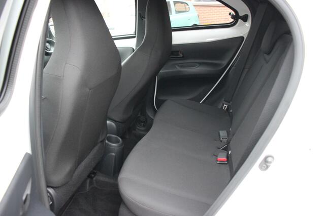 Toyota AYGO X 1.0 VVT-i First | Clima | Camera | Stoelverwarming