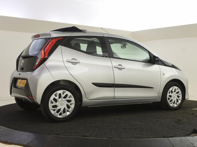 Toyota AYGO 1.0 VVT-i x-play Cabrio Automaat | Navigatie | Camera