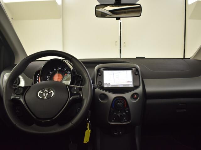 Toyota AYGO 1.0 VVT-i x-play Cabrio Automaat | Navigatie | Camera