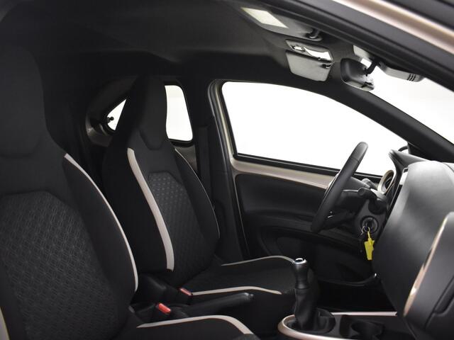 Toyota AYGO 1.0 VVT-i MT Pulse Bi Tone | Apple & Android Carplay