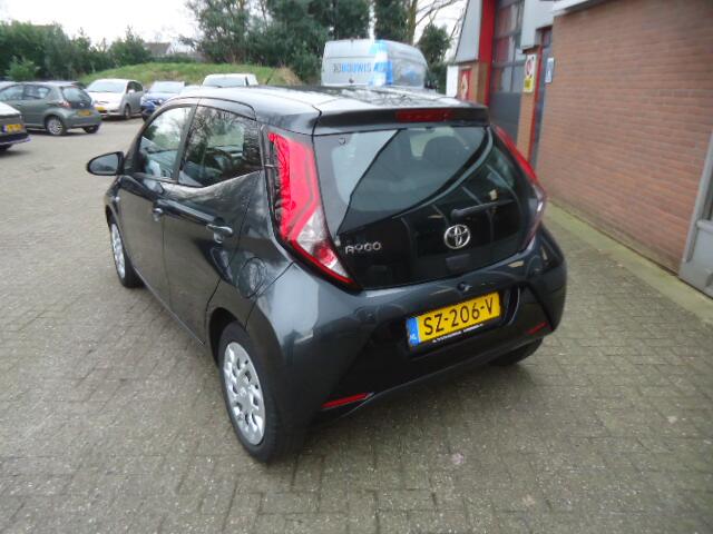 Toyota AYGO 1.0 VVT-i x-play Automaat