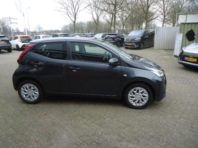 Toyota AYGO 1.0 VVT-i x-play Automaat