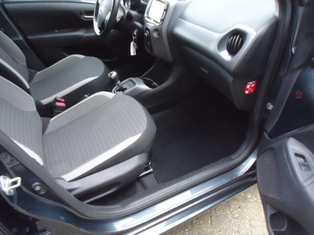 Toyota AYGO 1.0 VVT-i x-play Automaat